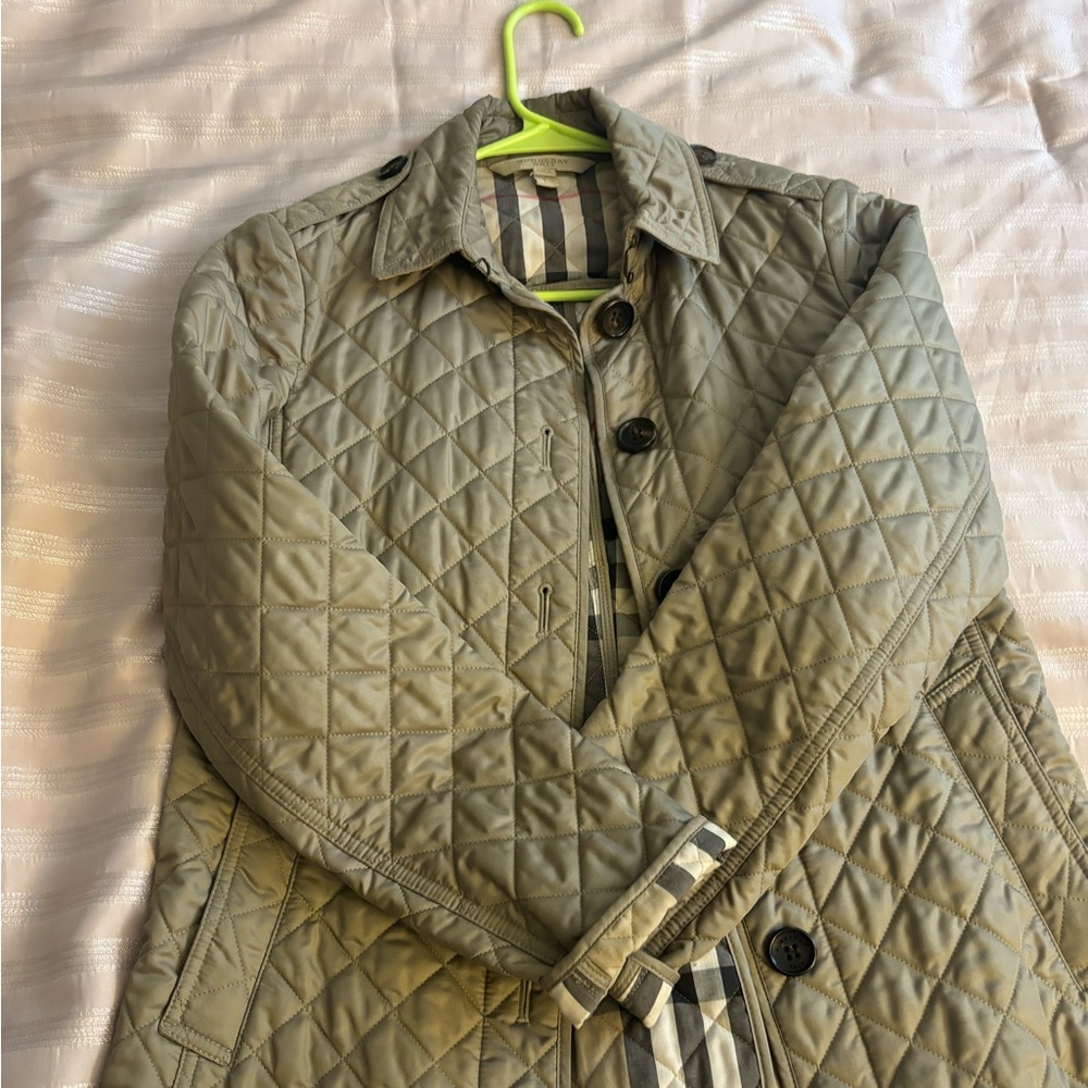 AUTHENTIC
Burberry Jacket Size Small- 
Great Condition